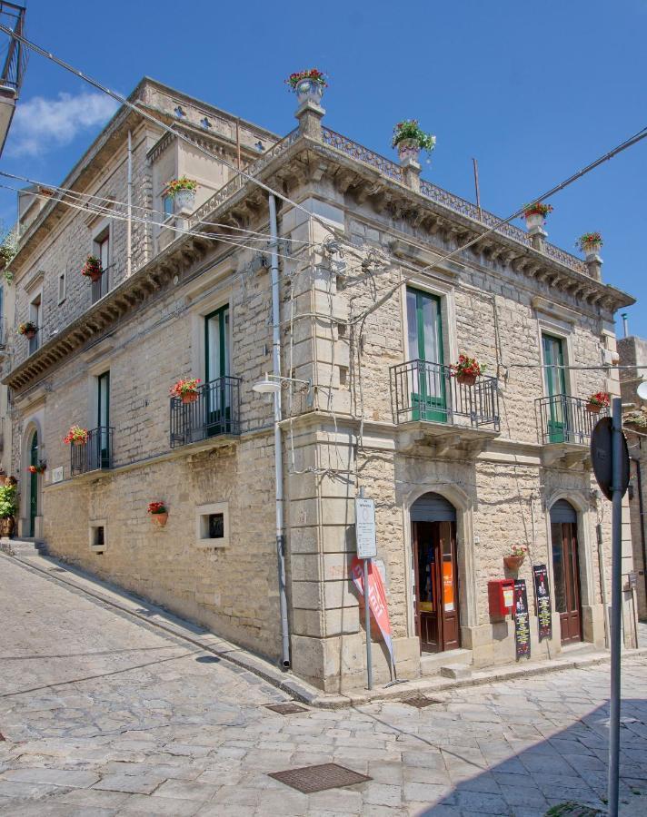 Domus Aurea Bed and Breakfast Montalbano Elicona Buitenkant foto